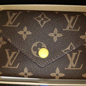 Louis Vuitton Wallet - Monogram